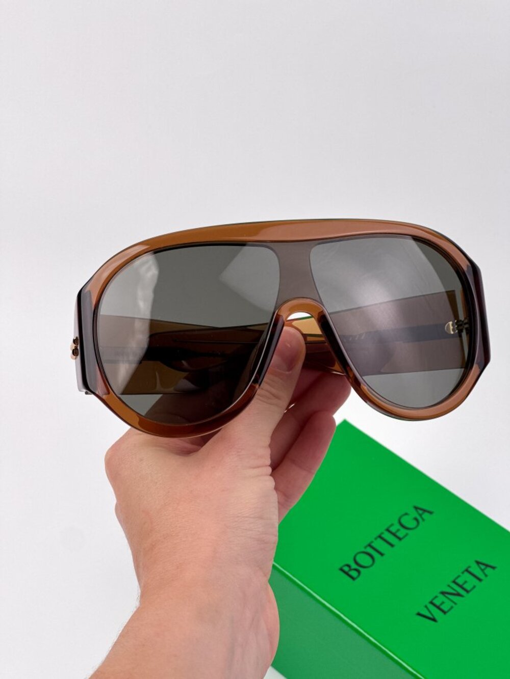 BOTTEGA VENETA BV1345S 005 SHINY BROWN CARAMEL SHIELD OVERSIZED SUNGLASSES